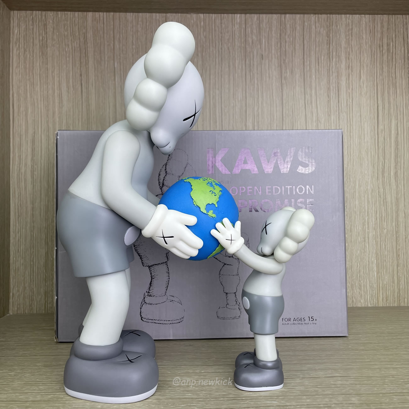 Kaws The Promise Grey Figure (10) - newkick.org